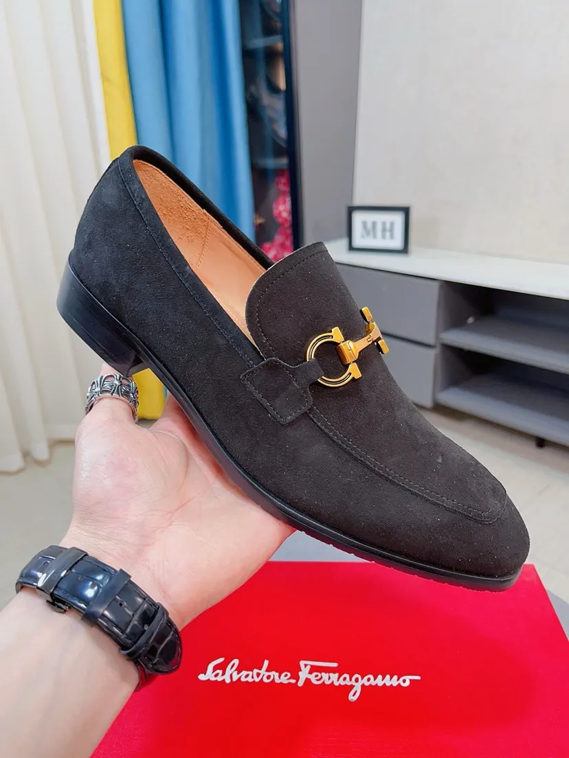Men's shoes 💰500🌸🌸Water dyed cowhide 🆘[Salvatore Ferragamo] Ferragamo's latest casual business leather shoes for men! Available at counters simultaneously! The fabric is made of specially imported original suede calfskin, and the interior is made of imported water-dyed cowhide. It is absolutely luxurious and leads the fashion trend. Matching code: 38-44 45 customized